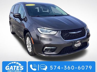 Used 2023 Chrysler Pacifica Touring-L