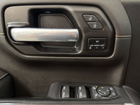 Used 2022 GMC Sierra 1500 AT4 w/ AT4 Premium Package image 10