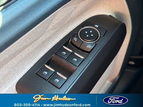 New 2025 Ford Maverick XLT w/ XLT Luxury Package image 14