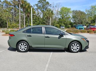 Used 2021 Toyota Corolla LE video 2