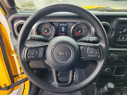 Used 2021 Jeep Wrangler Unlimited Sport AWD/4WD image 14