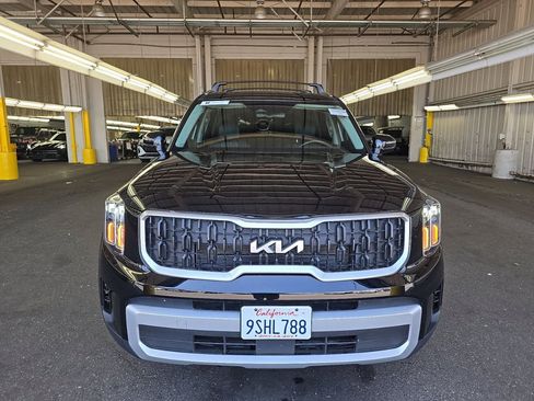 Used 2024 Kia Telluride EX w/ EX Captain's Chair Package AWD/4WD image 2