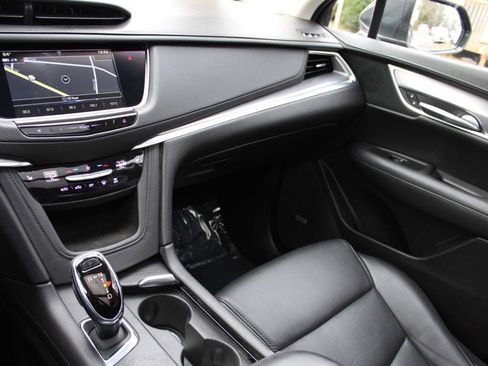 Used 2018 Cadillac XT5 Luxury w/ Driver Awareness Package image 41