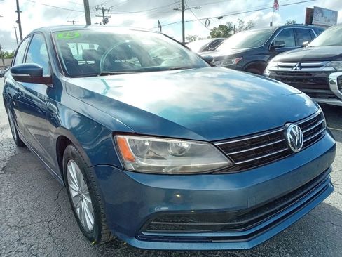 Used 2015 Volkswagen Jetta SE FWD image 4