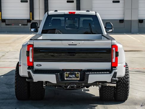 Used 2026 Ford F450 Platinum w/ FX4 Off-Road Package AWD/4WD image 16