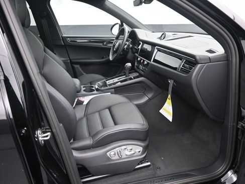 New 2026 Porsche Macan image 15
