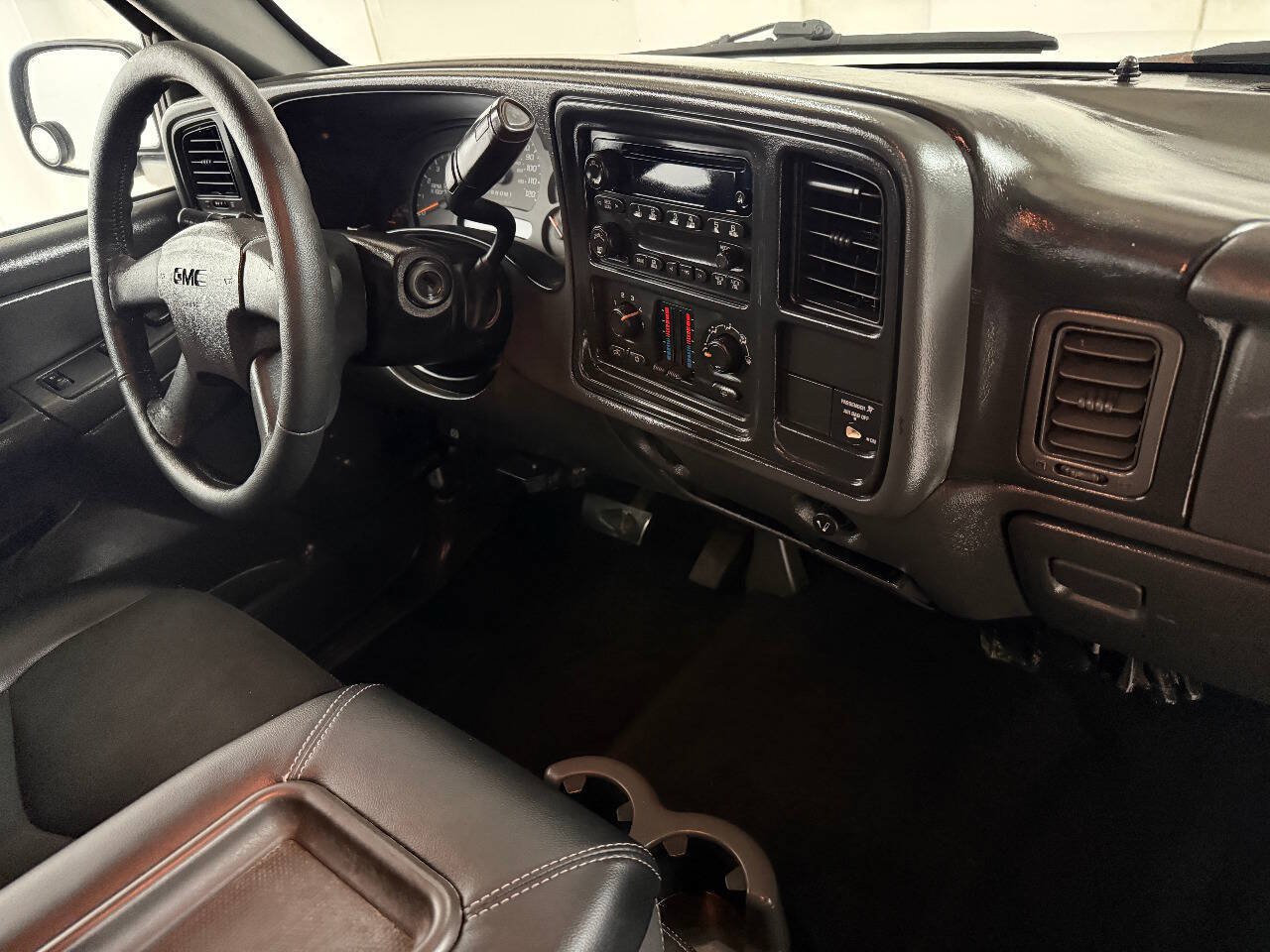 Used 2006 GMC Sierra 3500 SLE w/ Heavy-Duty Power Package RWD image 28