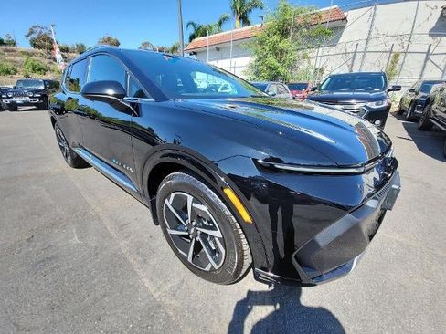 Used 2024 Chevrolet Equinox EV LT w/ LPO, Active Package FWD image 2