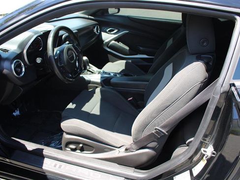 Used 2016 Chevrolet Camaro LT RWD image 8