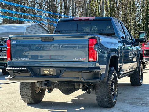 Used 2024 Chevrolet Silverado 2500 ZR2 w/ Technology Package AWD/4WD image 7