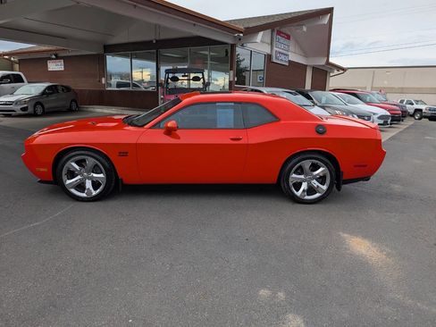 Used 2013 Dodge Challenger R/T image 4