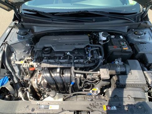 Used 2024 Hyundai Elantra SEL FWD image 25