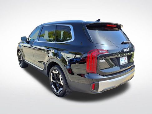 Used 2025 Kia Telluride S FWD image 9