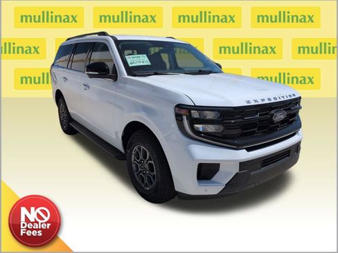 New 2026 Ford Expedition Active image 1