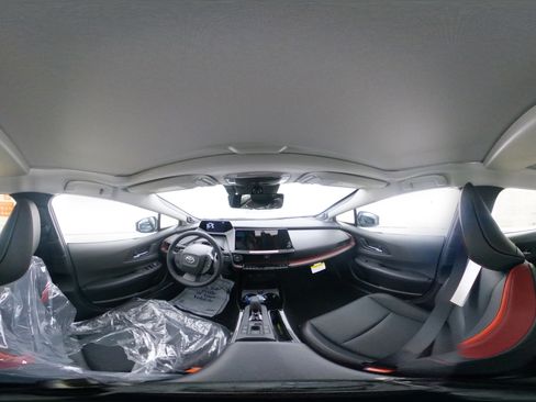 New 2026 Toyota Prius Plug-In Hybrid FWD image 33