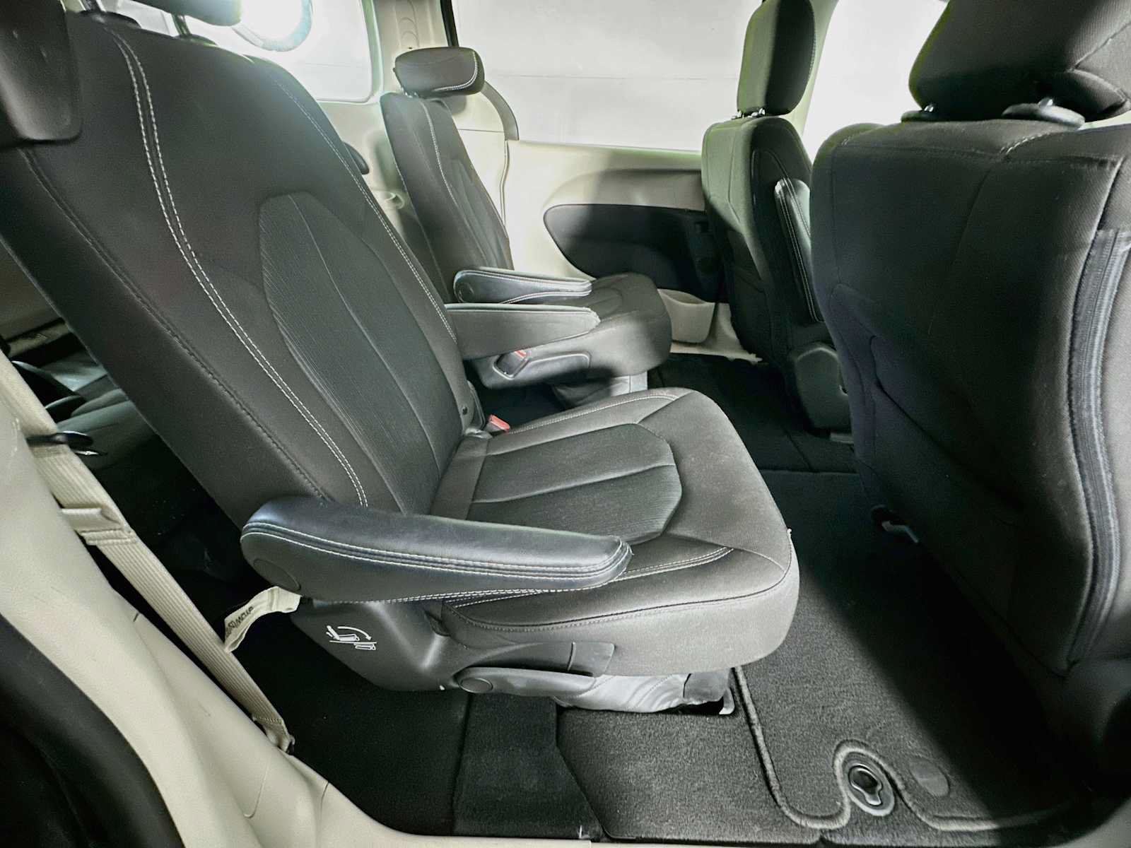 Used 2023 Chrysler Voyager LX FWD image 26