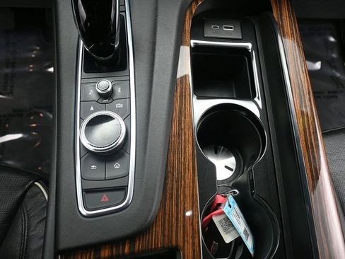 Used 2021 Cadillac Escalade Premium Luxury image 13