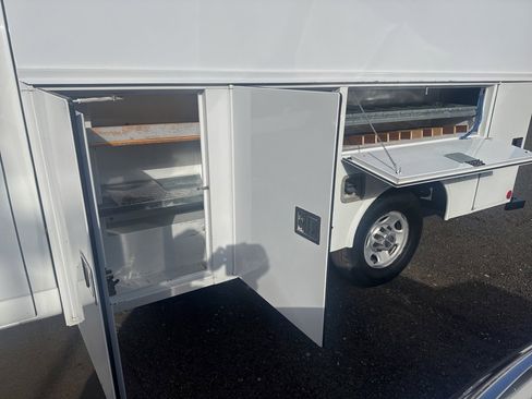 Used 2014 Chevrolet Express 3500 image 31