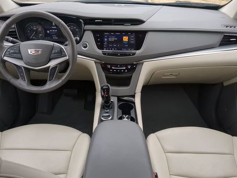 Used 2021 Cadillac XT5 Premium Luxury image 13