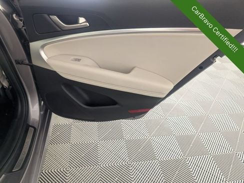 Used 2025 Genesis G70 2.5T AWD/4WD image 32