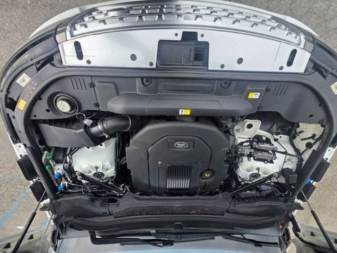 Used 2016 Land Rover Range Rover HSE image 25