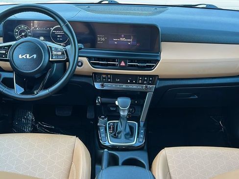 Used 2025 Kia Seltos EX w/ EX Sunroof Package FWD image 9