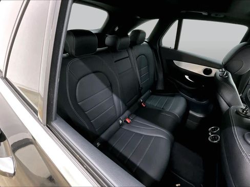 Used 2022 Mercedes-Benz GLC 300 image 19