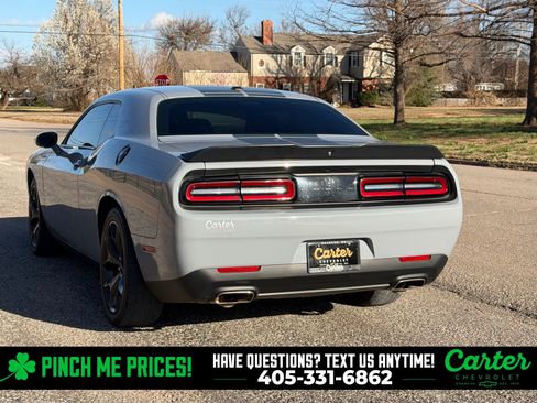 Used 2020 Dodge Challenger SXT w/ Blacktop Package image 10