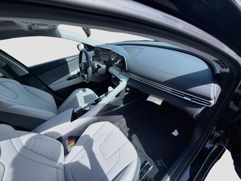 New 2026 Hyundai Elantra Limited FWD image 21