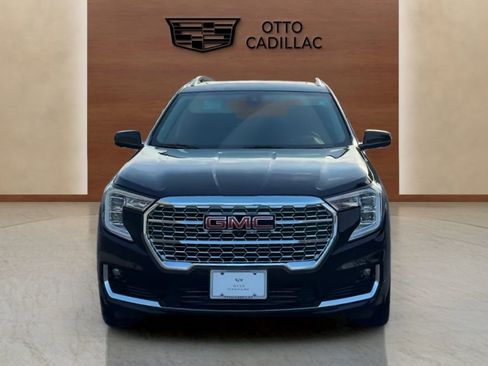 Used 2023 GMC Terrain Denali w/ Black Diamond Edition image 8