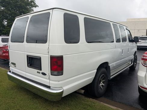 Used 2011 Ford E-350 and Econoline 350 XLT RWD image 3