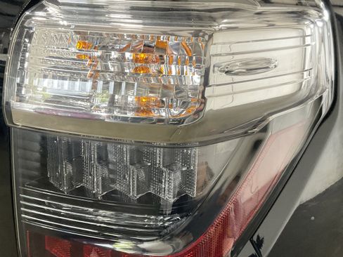 Used 2023 Toyota 4Runner Limited AWD/4WD image 10
