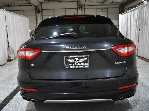 Used 2017 Maserati Levante w/ Luxury Package image 5