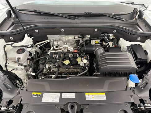 Used 2024 Volkswagen Atlas Cross Sport SE FWD image 31