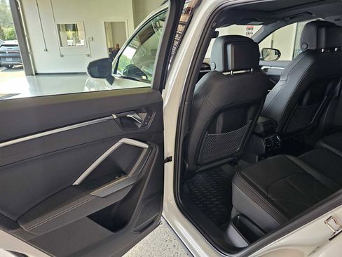 New 2025 Audi Q3 2.0T Premium image 14