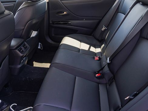 Used 2025 Lexus ES 350 w/ Premium Package FWD image 20