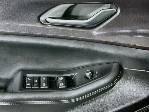 Used 2023 Jeep Grand Cherokee Altitude RWD image 14