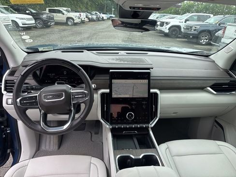 Certified 2025 GMC Acadia Denali w/ Super Cruise Package FWD image 14