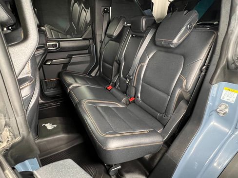 Used 2024 Ford Bronco Badlands image 11