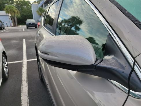 Used 2018 Honda CR-V EX image 11