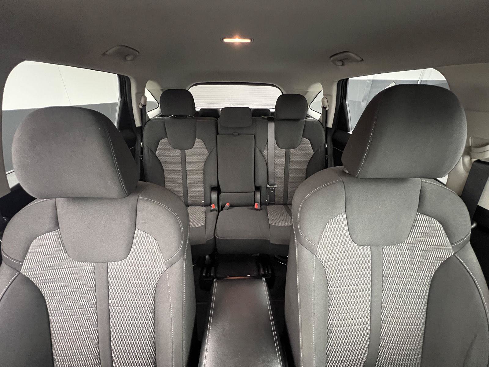 Used 2025 Kia Sorento LX FWD image 27