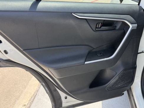 Used 2021 Toyota RAV4 LE FWD image 22