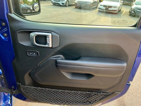 Used 2018 Jeep Wrangler Sport image 20