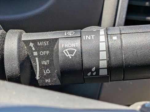 Used 2021 Nissan Frontier SV RWD image 17