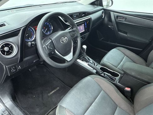 Used 2017 Toyota Corolla LE image 12