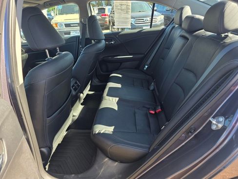 Used 2015 Honda Accord Touring image 9