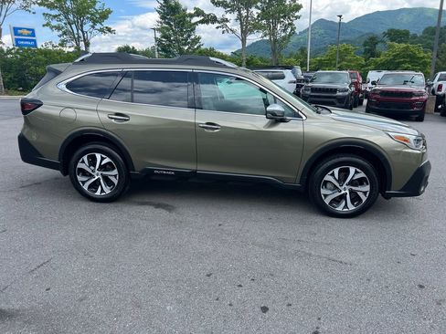 Used 2022 Subaru Outback Touring w/ Popular Package #2 AWD/4WD image 2
