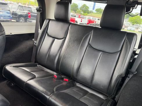 Used 2017 Jeep Wrangler Sahara w/ Connectivity Group AWD/4WD image 25
