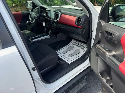 Used 2022 Toyota Tacoma SR5 w/ Technology Package RWD image 13