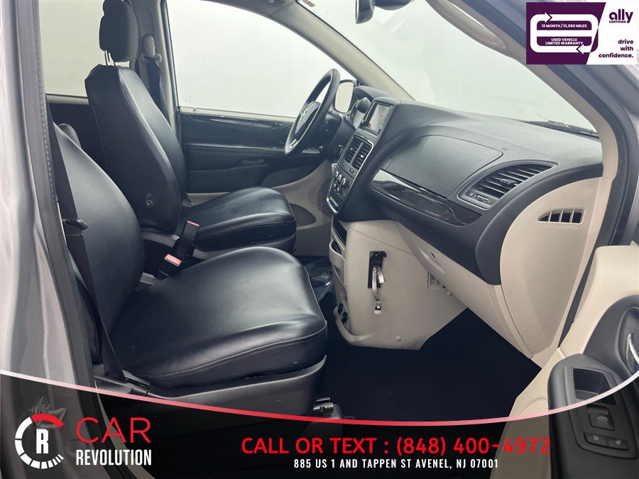 Used 2019 Dodge Grand Caravan SE FWD image 28